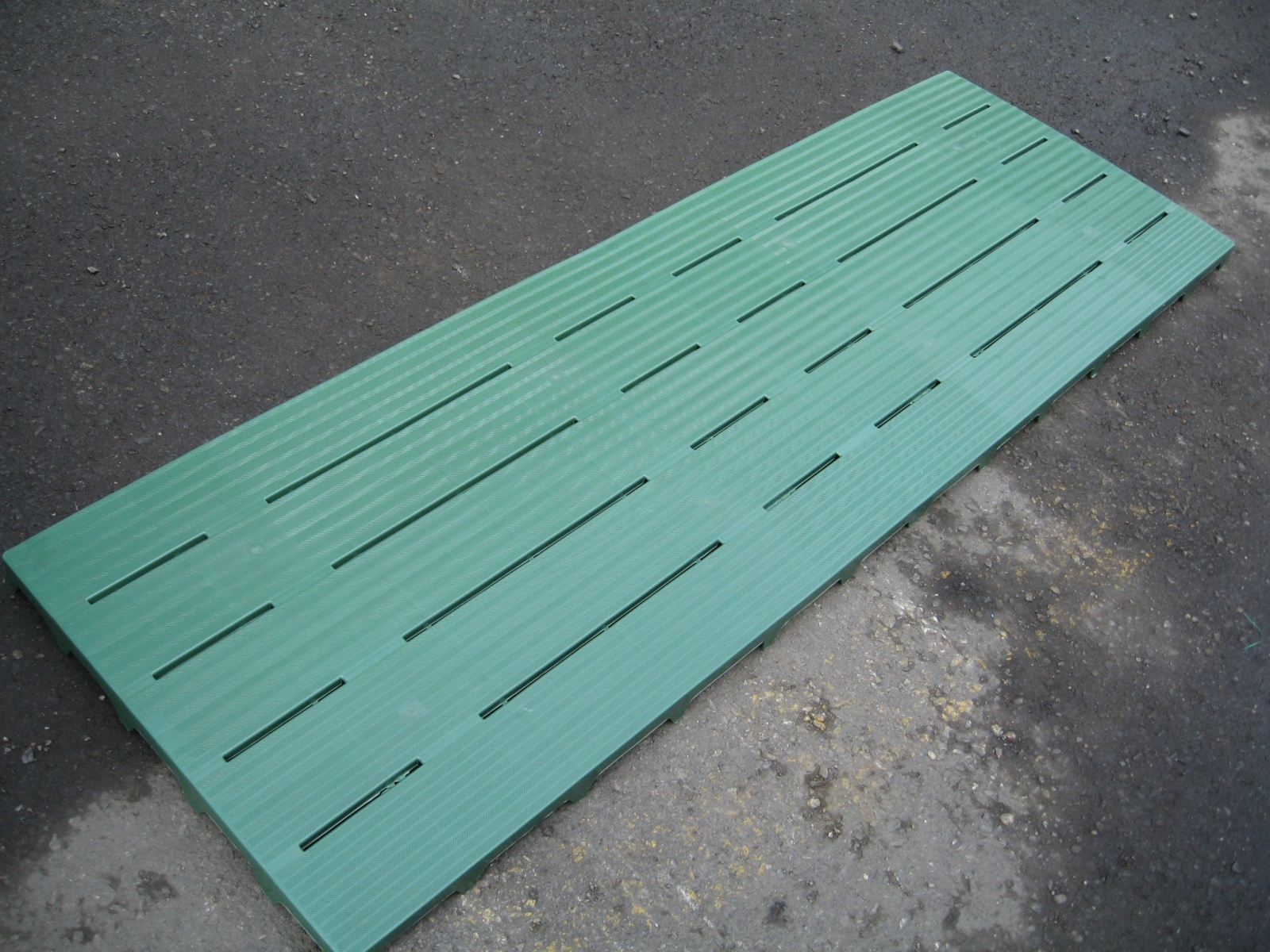 Pallet Nhựa Lót Sàn