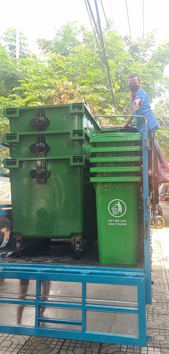 Hình ảnh chi tiết Thùng Rác Nhựa HDPE 1100 Lít