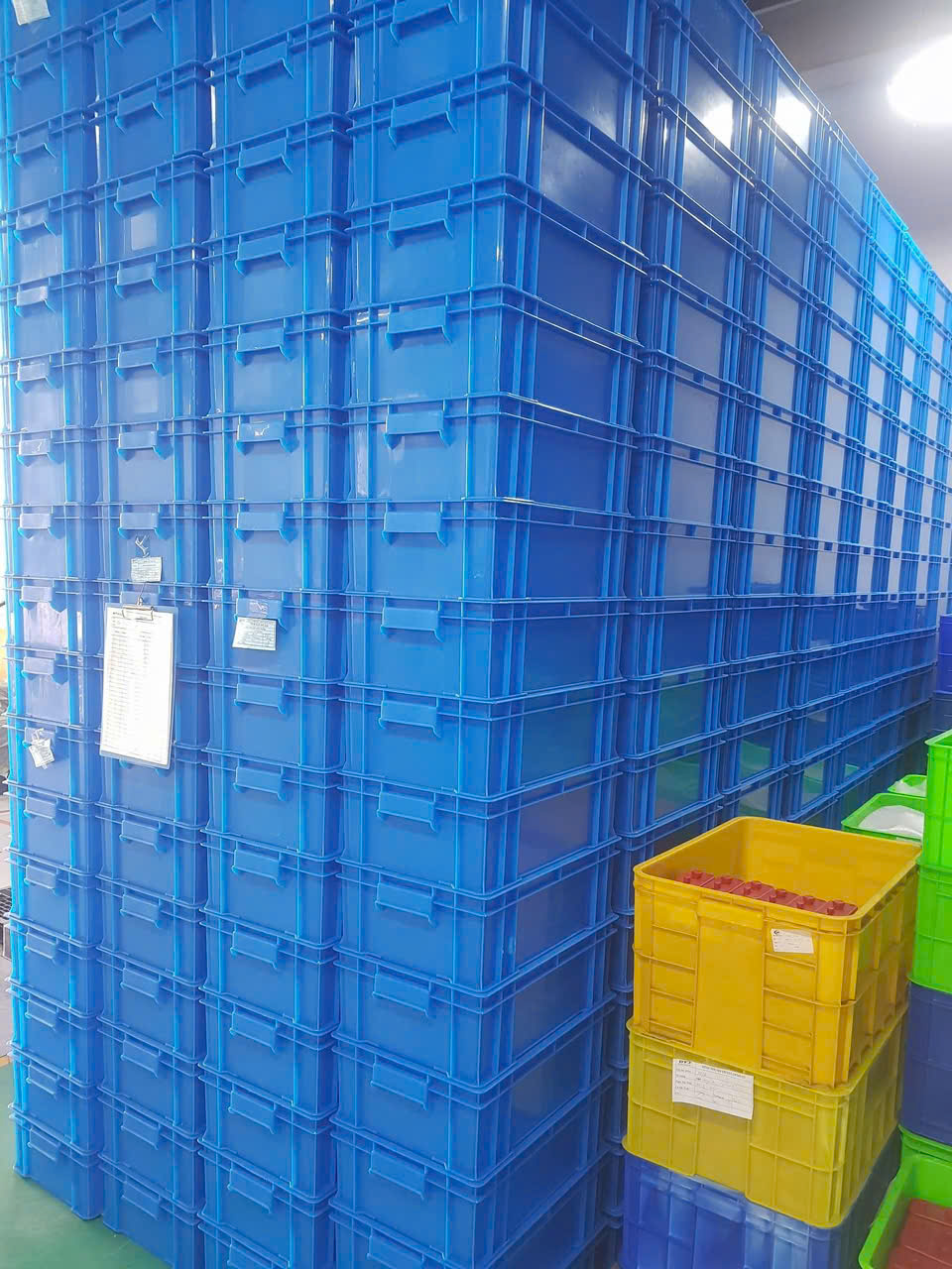 Báo Giá Thùng Nhựa Đặc Thái Nguyên